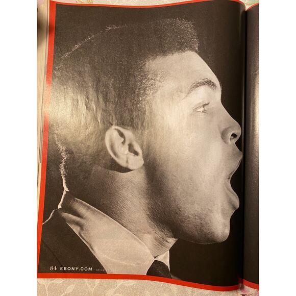 EBONY Muhammad Ali Special Collector's Edition Memorial Aug 2016 - Picture 9 of 13